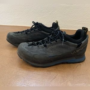 La Sportiva Boulder X Approach Shoes, Size M7 / W8.5